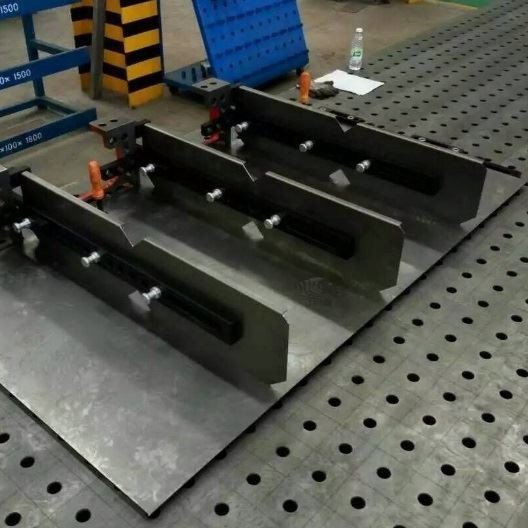 Angolu tal-Ħadid fondut